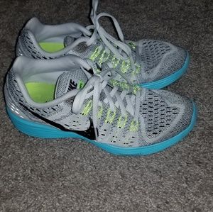 Nike tennis shoes